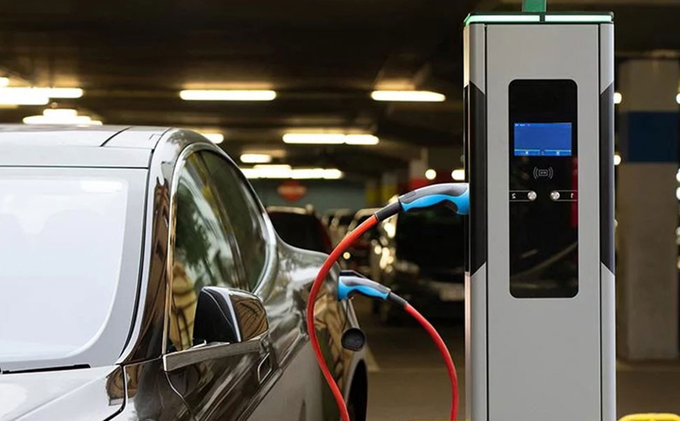公交站汽車(chē)充電樁的規(guī)模化擴(kuò)張：驅(qū)動(dòng)可持續(xù)交通的核心力量