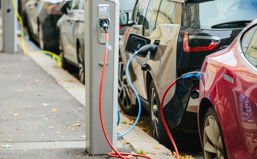 汽車充電樁技術創(chuàng)新與行業(yè)發(fā)展趨勢