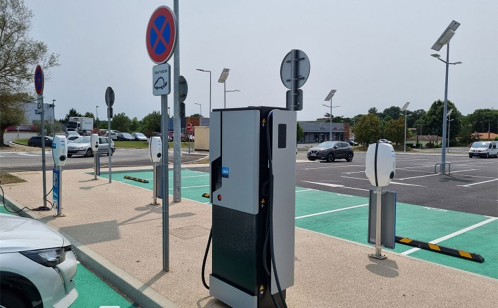 新能源充電樁：綠色出行的助推器與市場新機遇